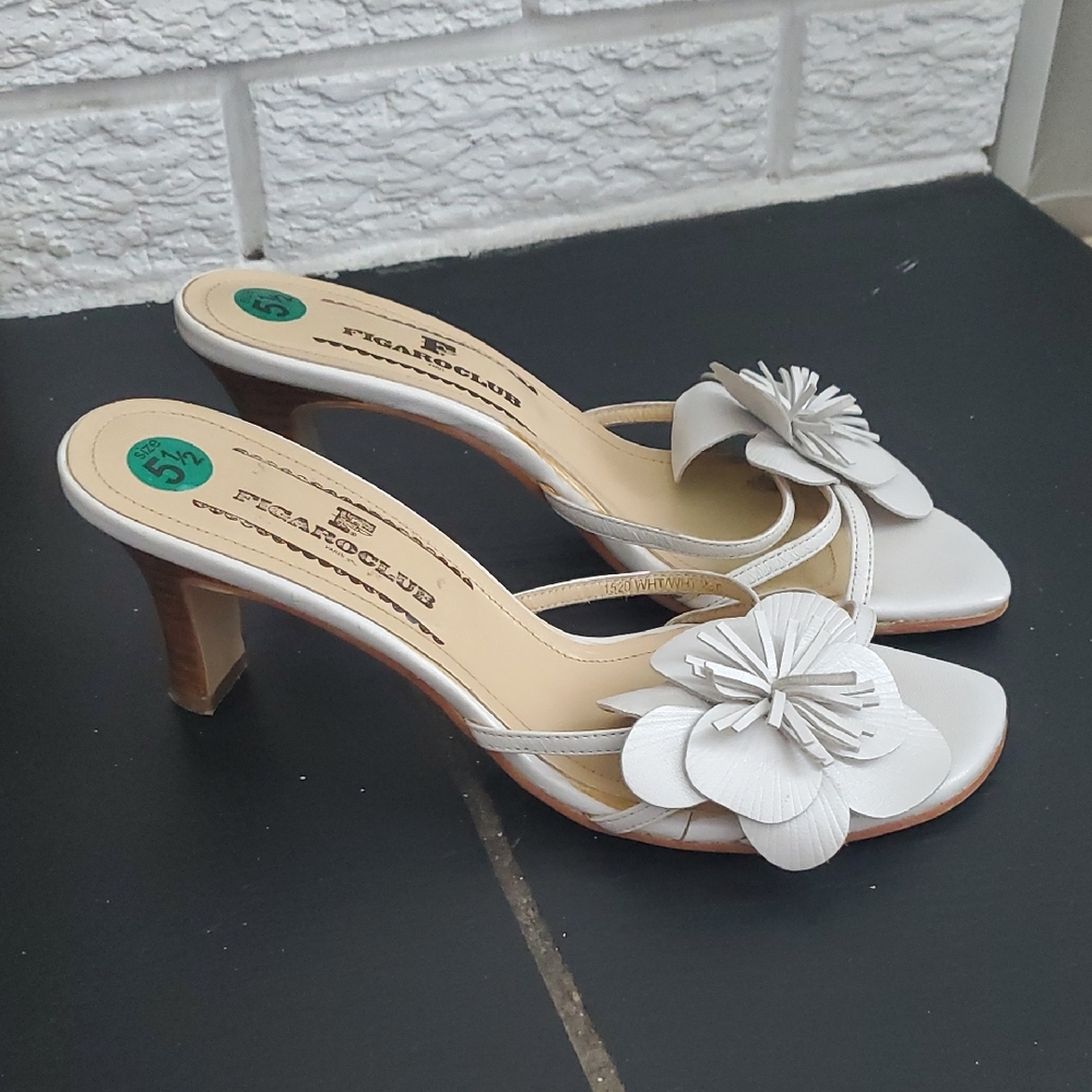 Figaro Club Ivory Floral Slide In Kitten Heels Sz 5.5 Feminine Cute Evening Date